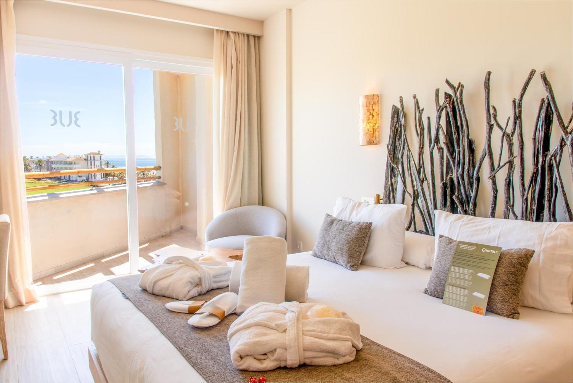 Zahara Beach & Spa By Qhotels - Adults Recommended Zahara de los Atunes Exterior foto A room at the Blue Sea Costa Brava resort
